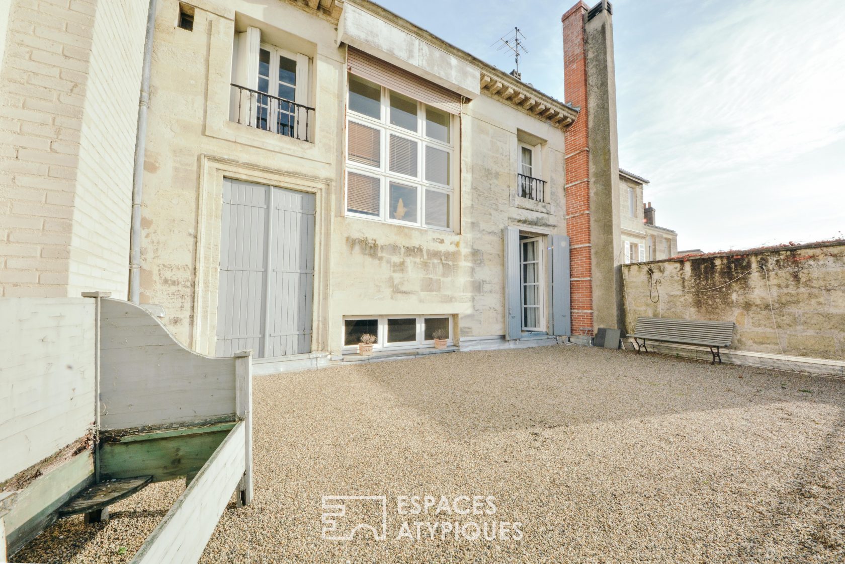 Private mansion Bordeaux Public garden