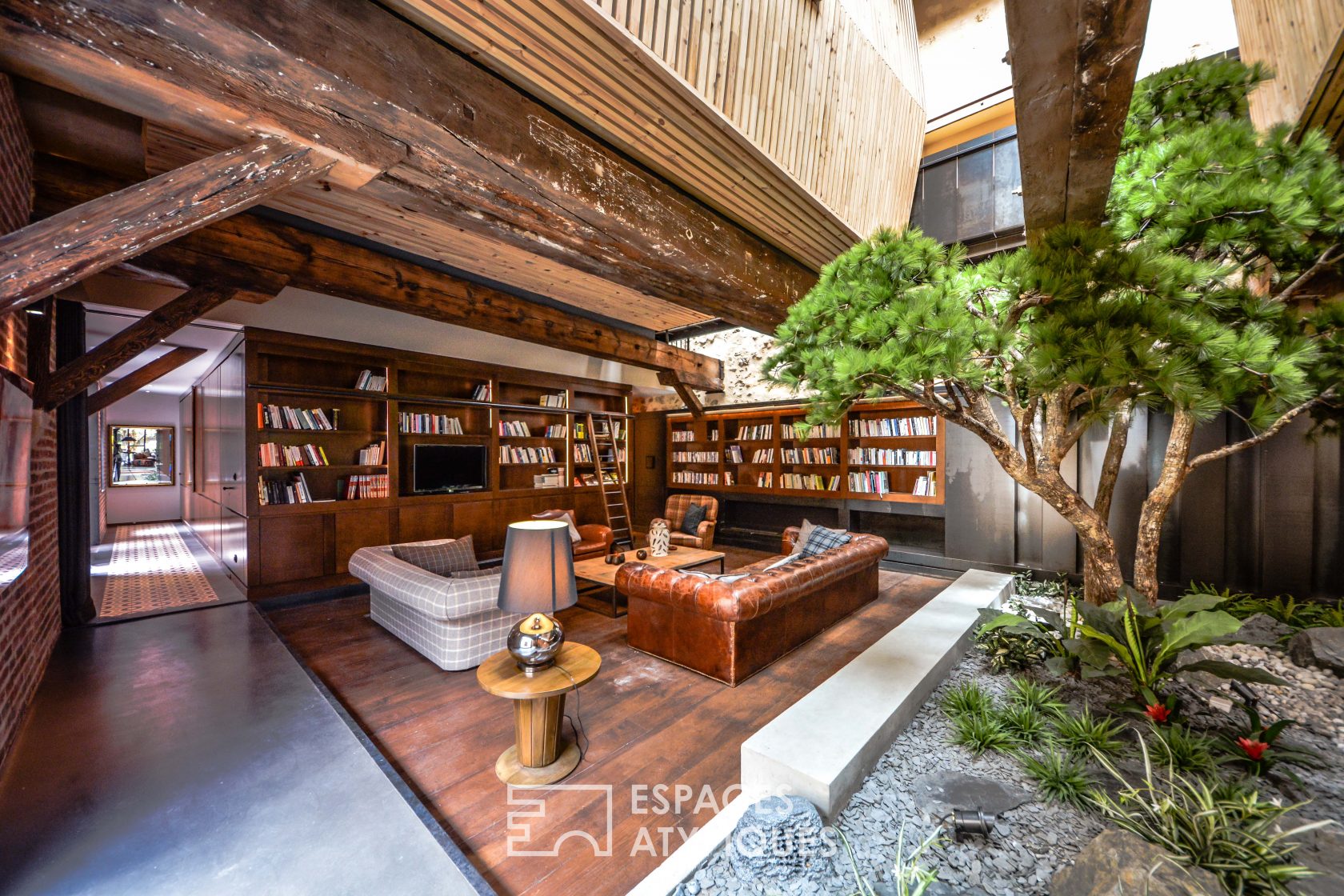 Loft ancien chai Bordeaux centre