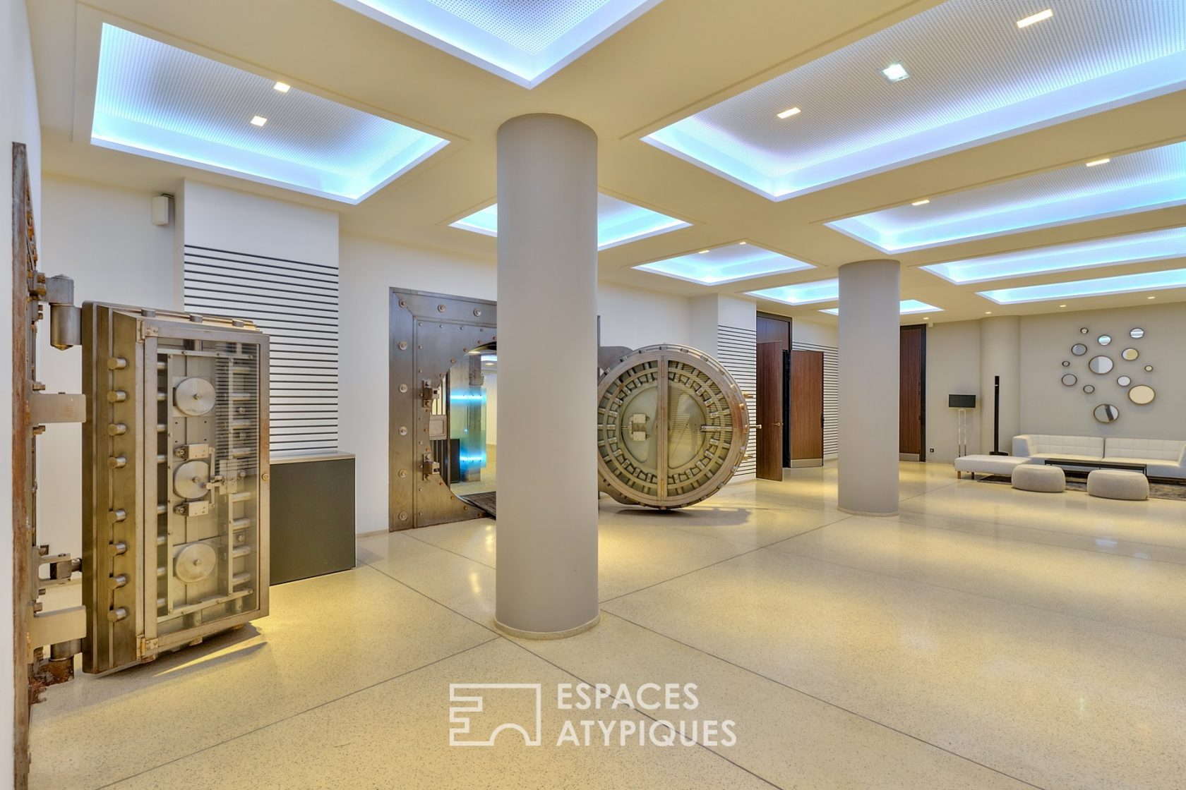 Bank lounges