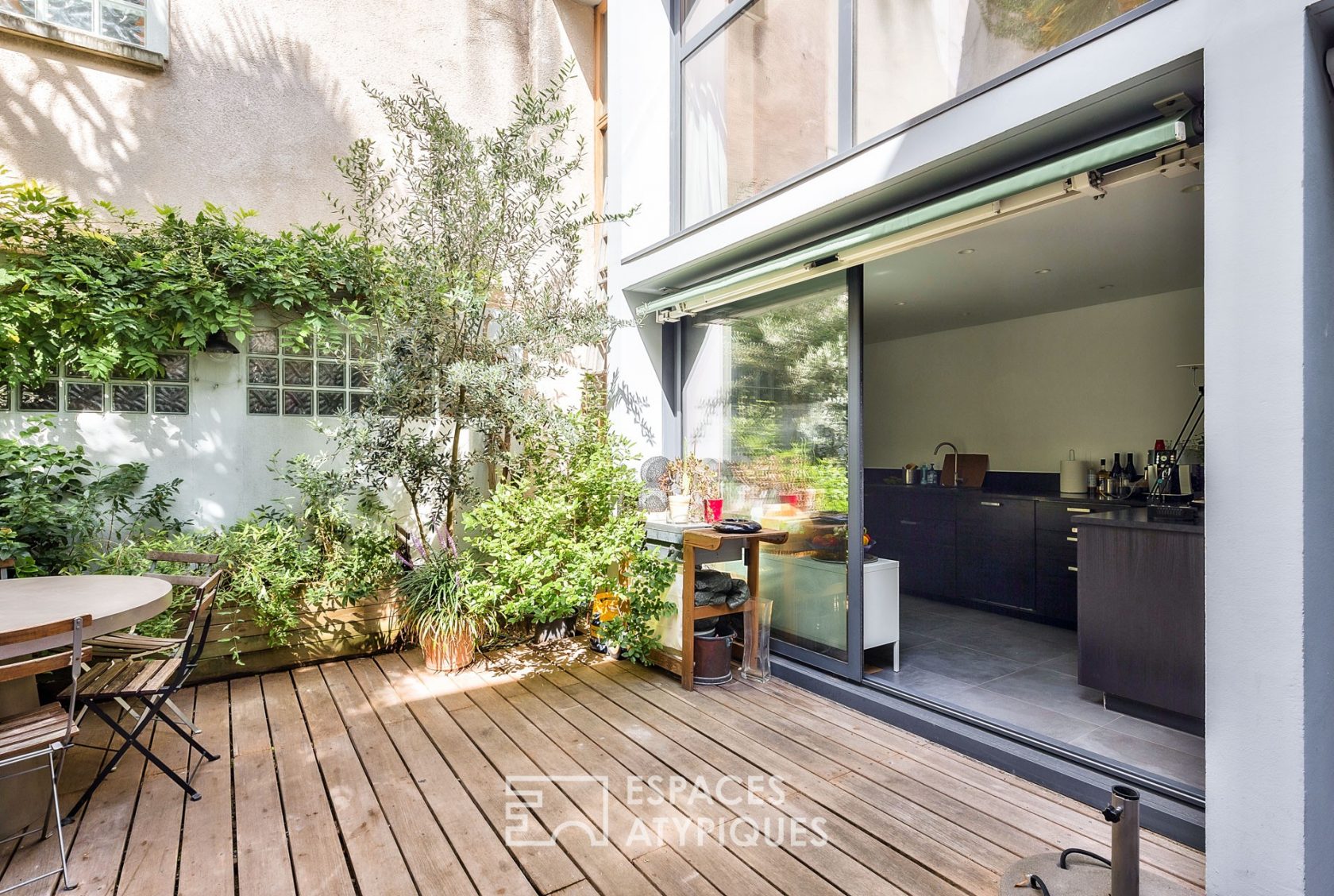 Contemporary loft house