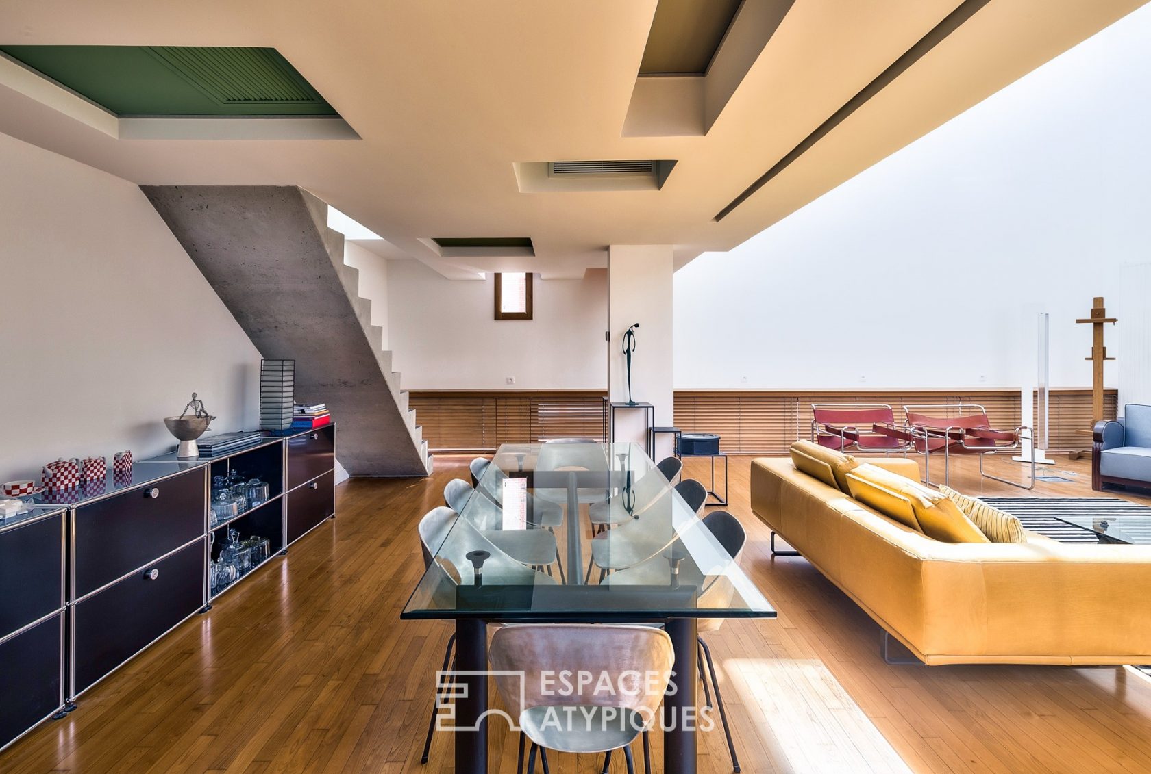 Contemporary loft house