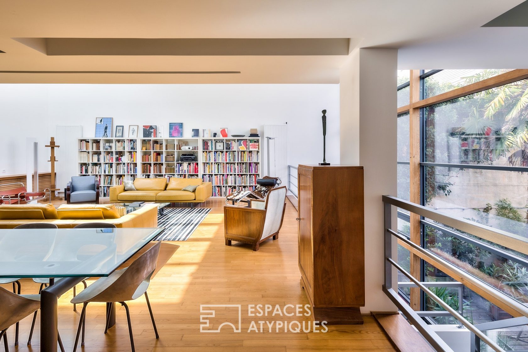 Contemporary loft house