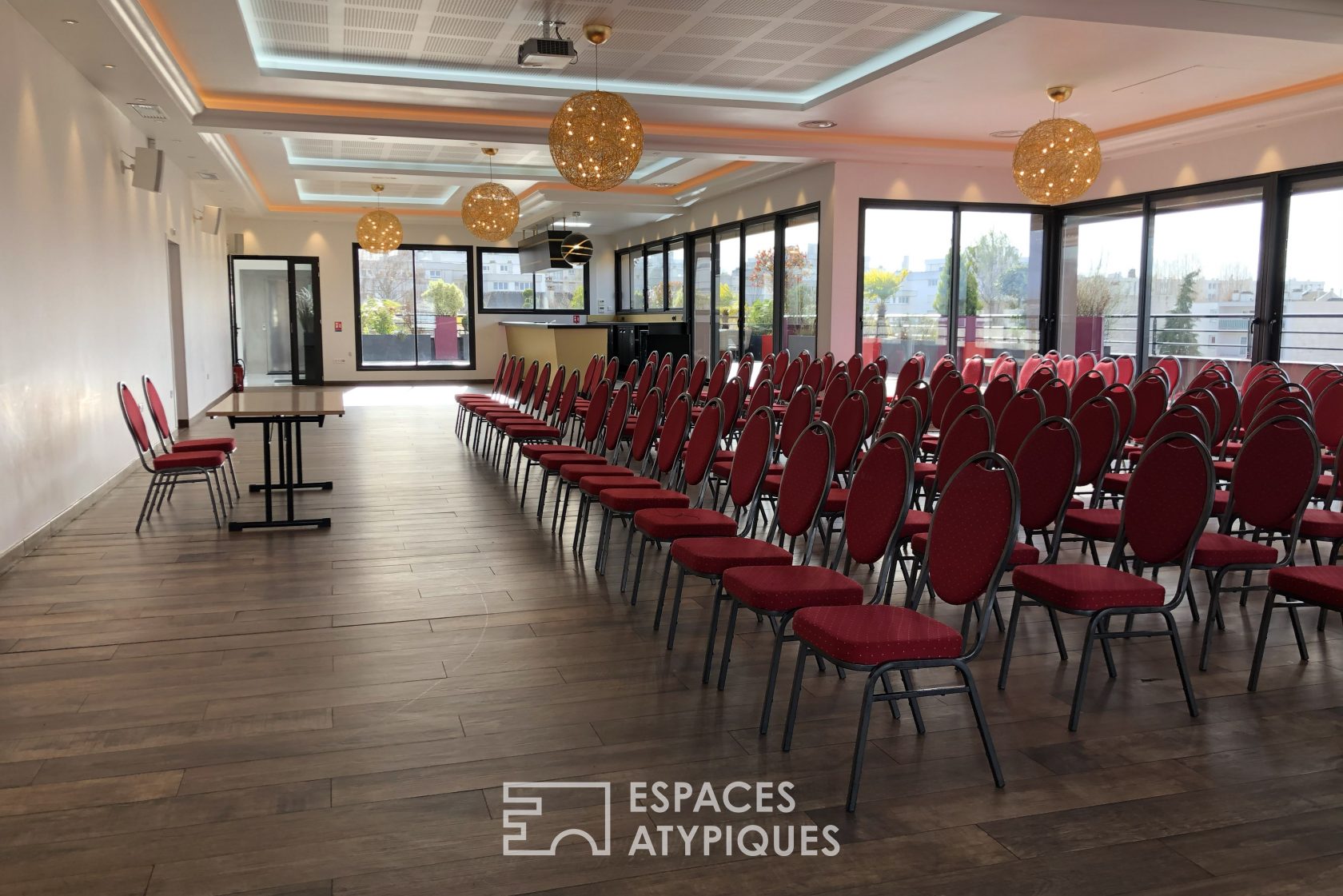Salle de réception 93