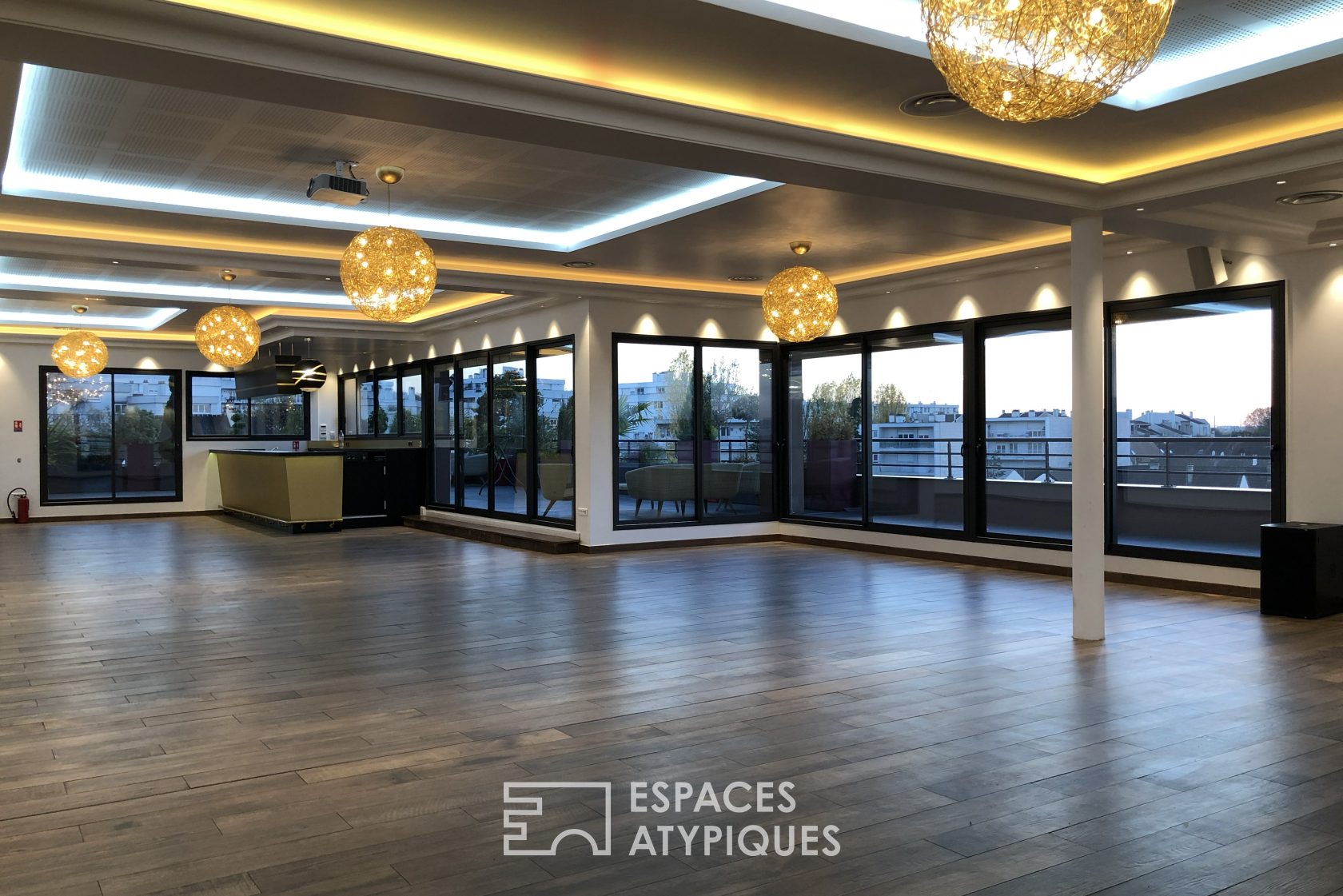 Salle de réception 93