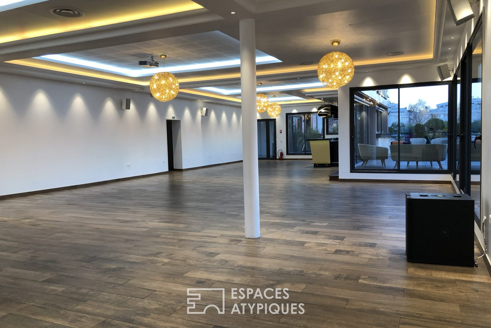 Salle de réception 93