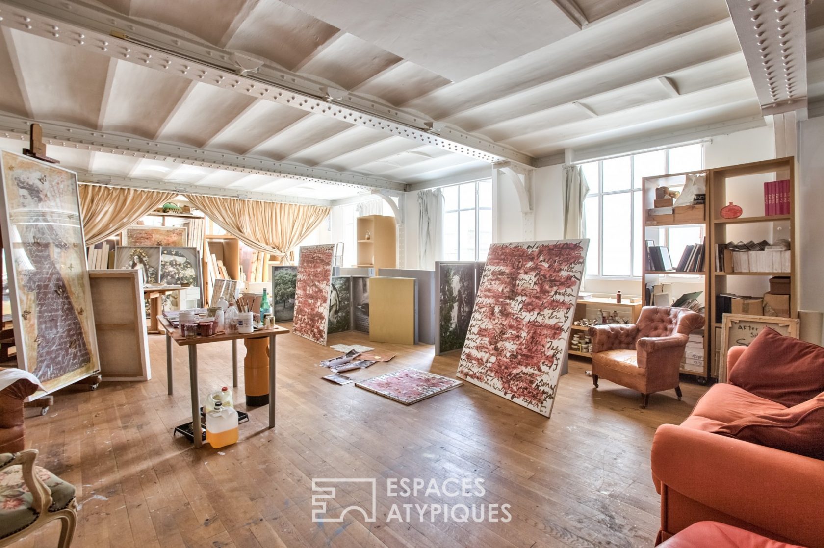 Private mansion with Eiffel lounge