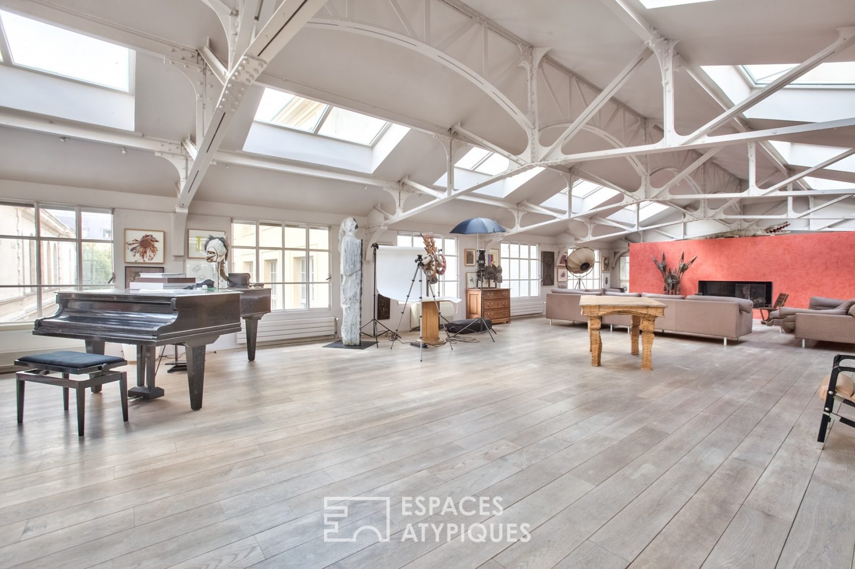 Private mansion with Eiffel lounge