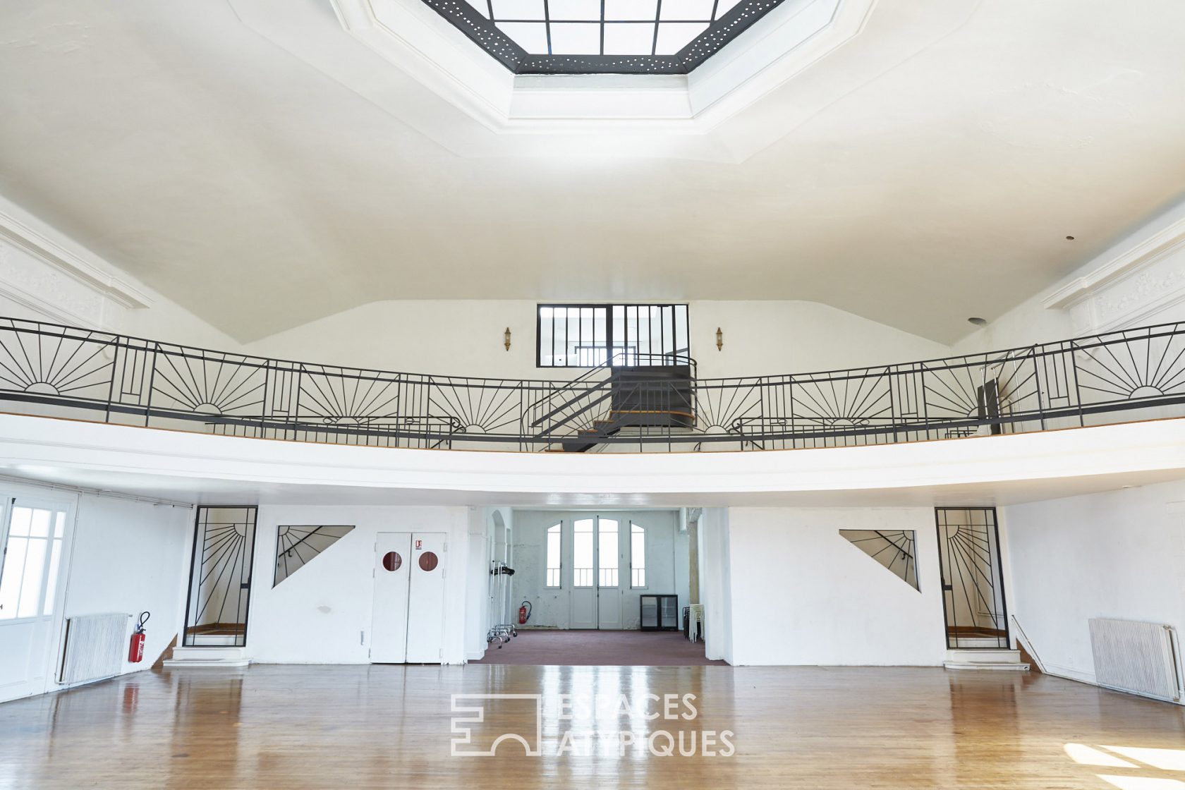 Art deco room