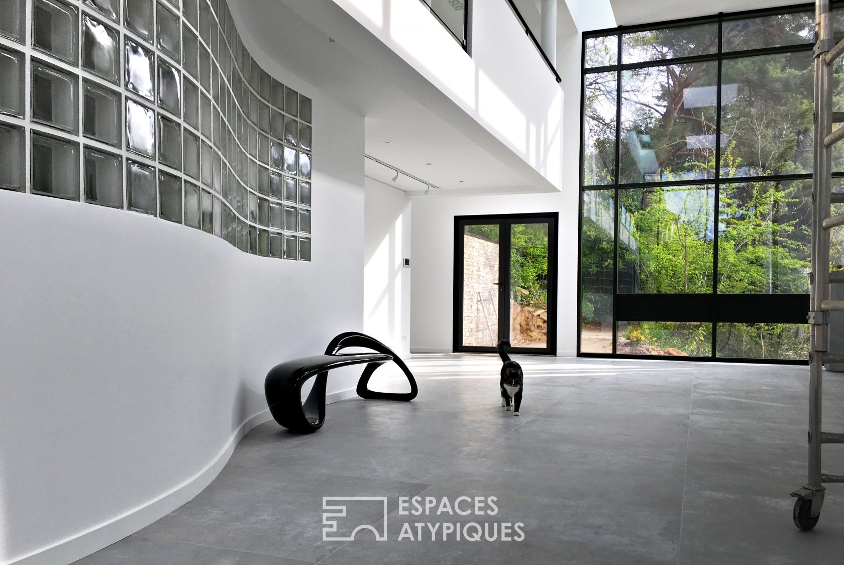 Workshop with swimming pool 92