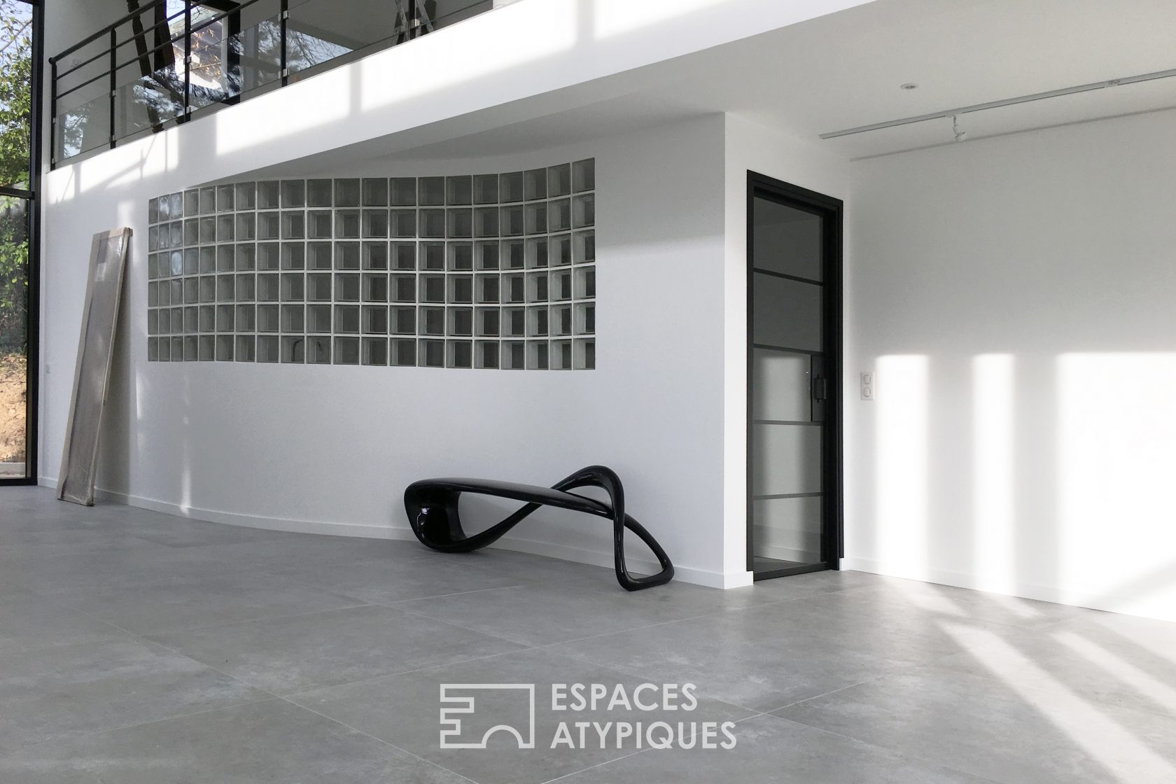 Workshop with swimming pool 92