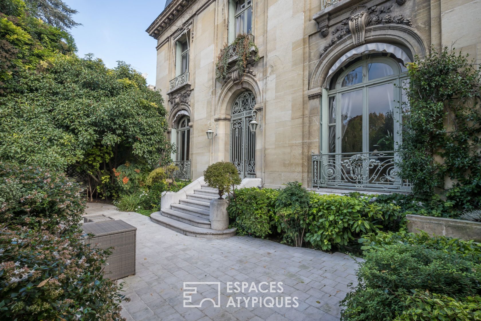 Private mansion 16