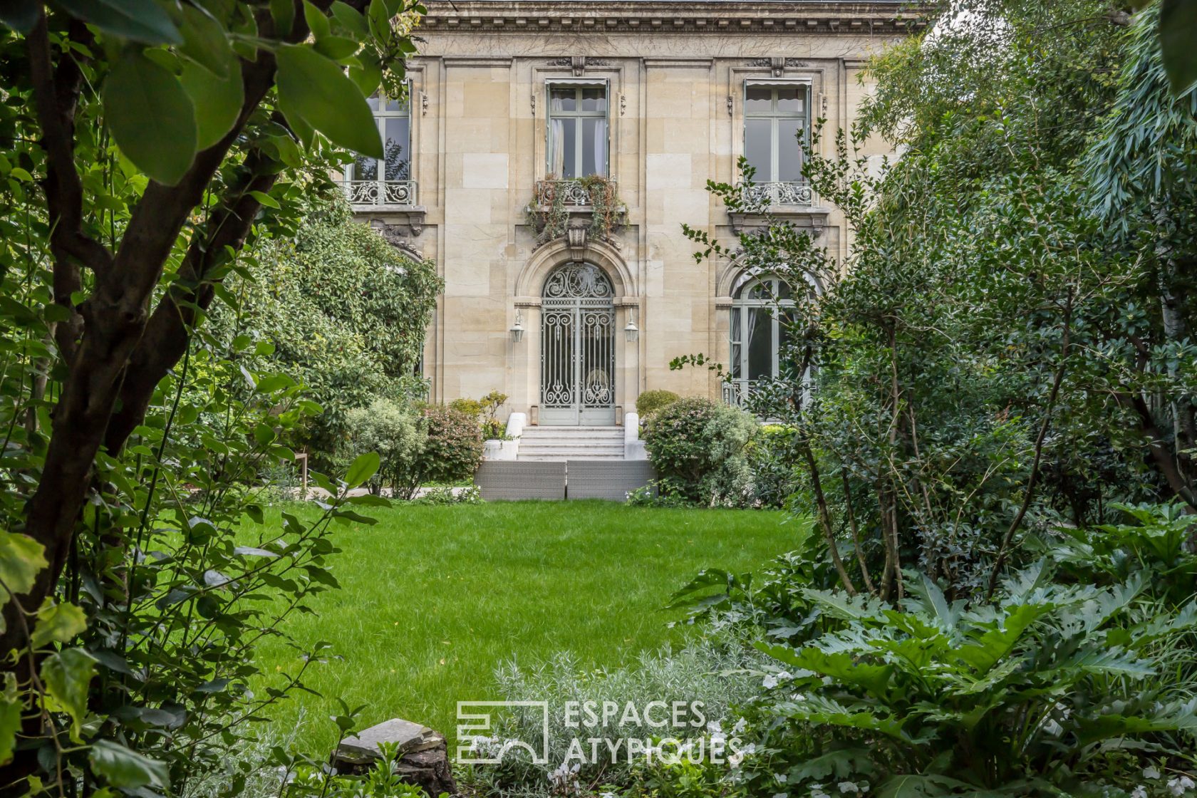 Private mansion 16
