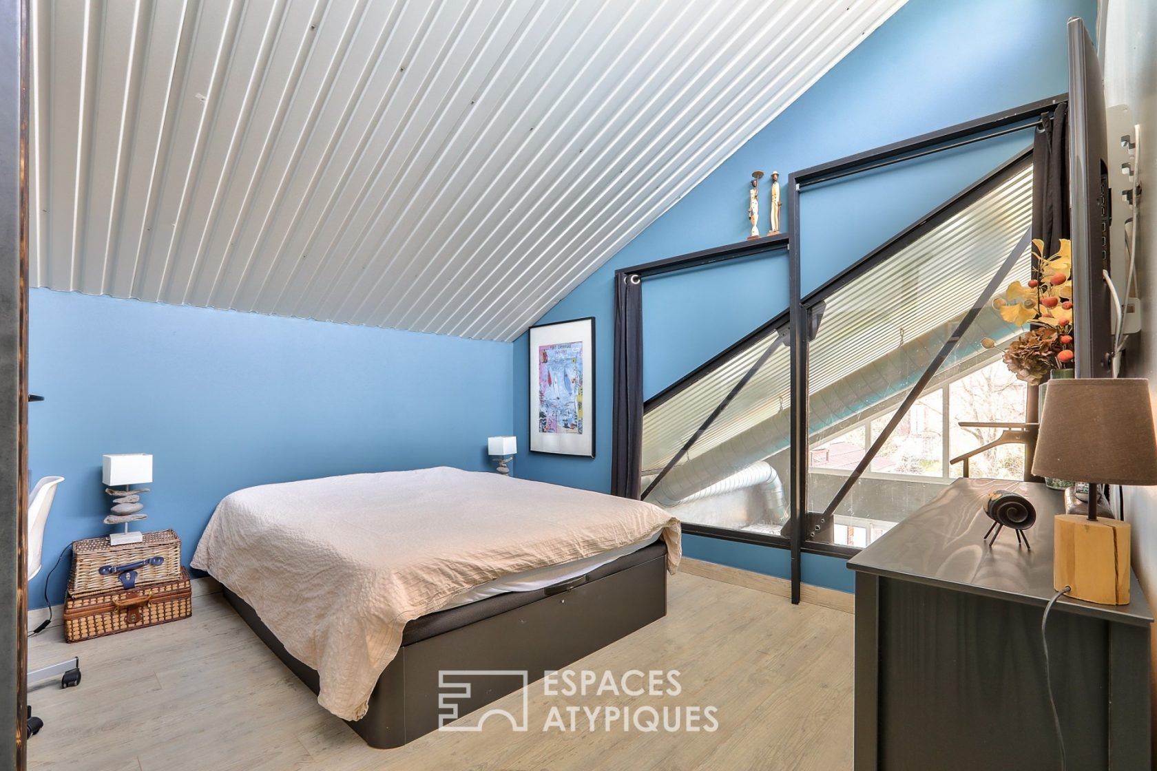 Loft with swimming pool