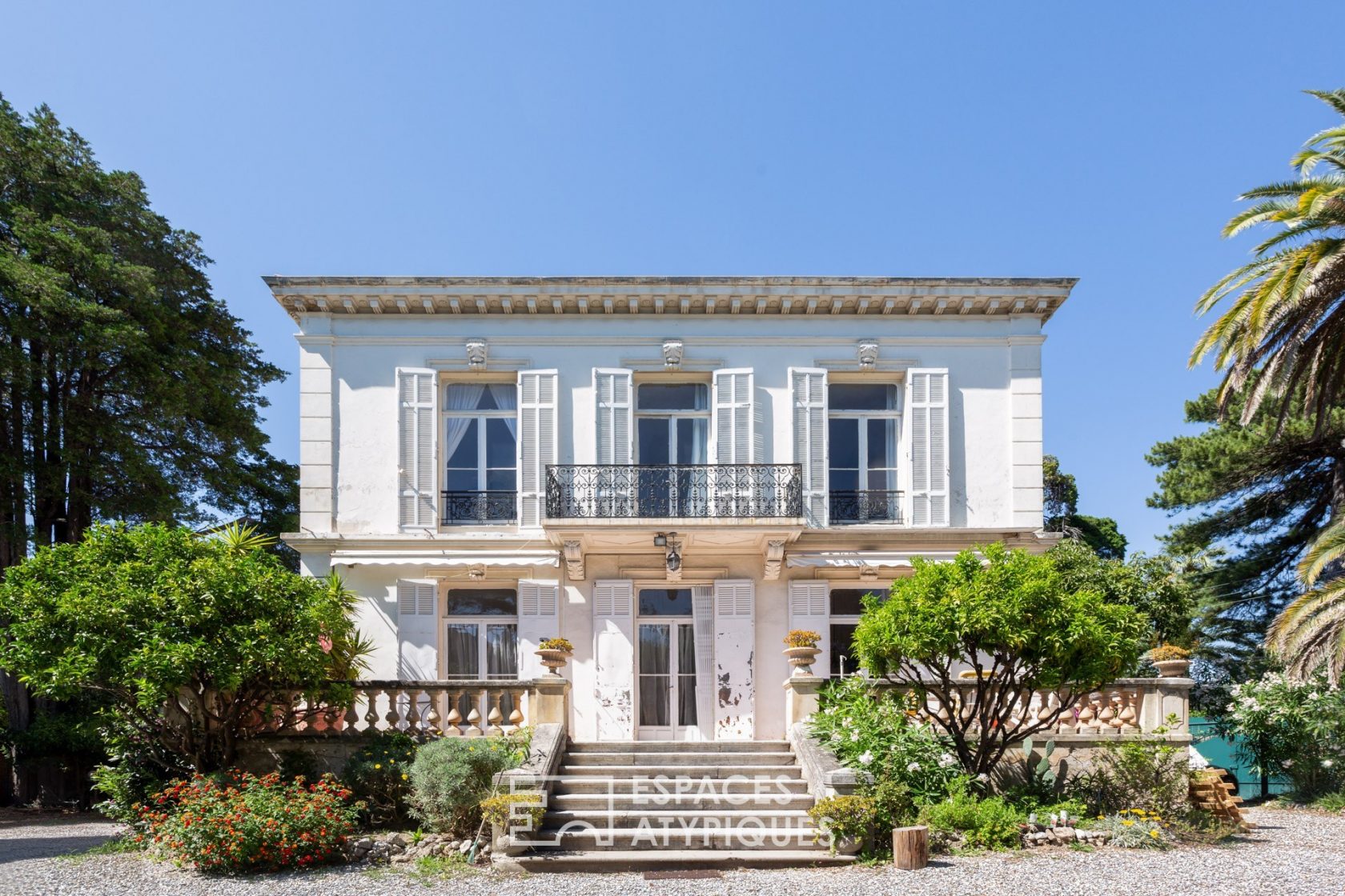 Golden villa