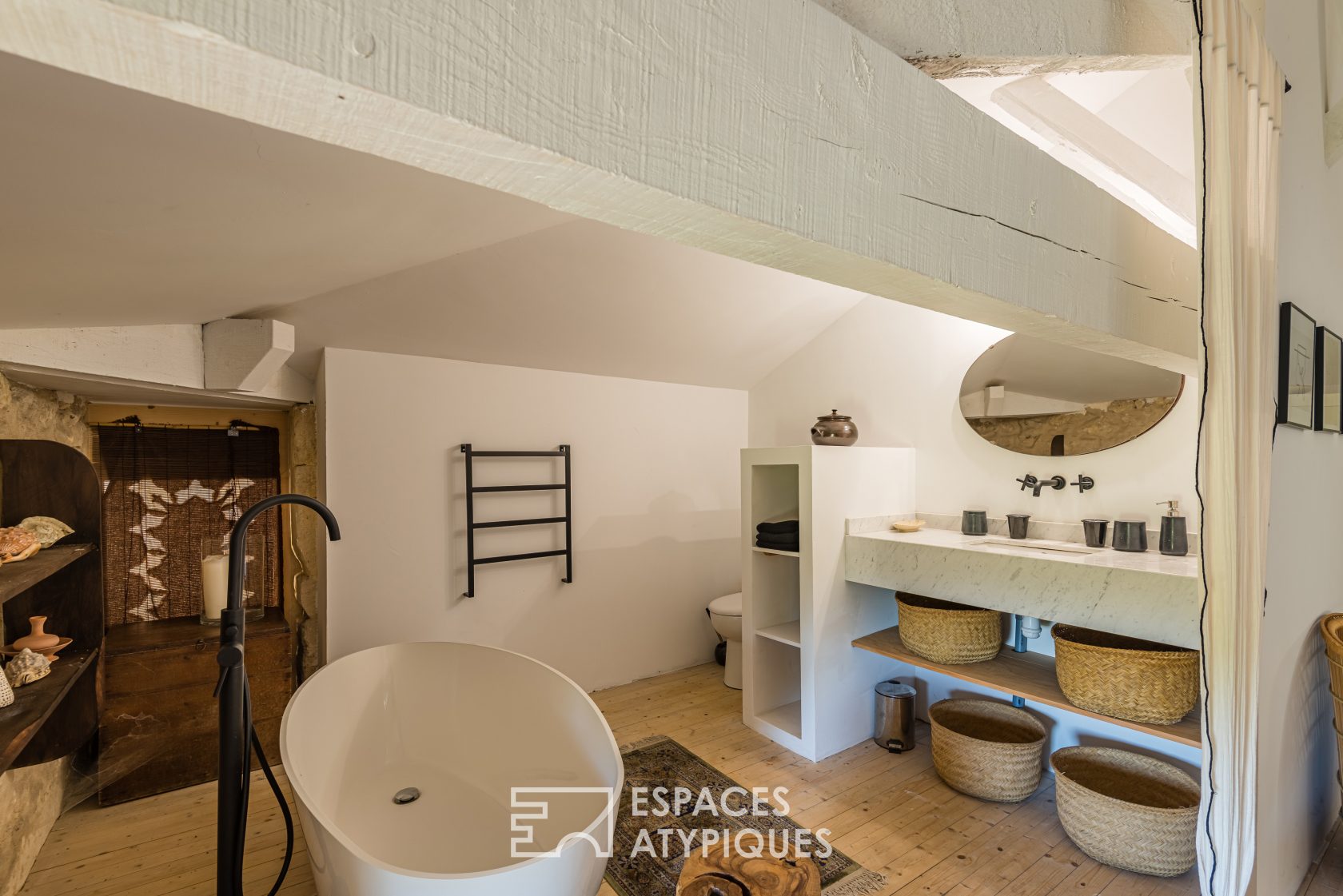 Old renovated priory in Gironde