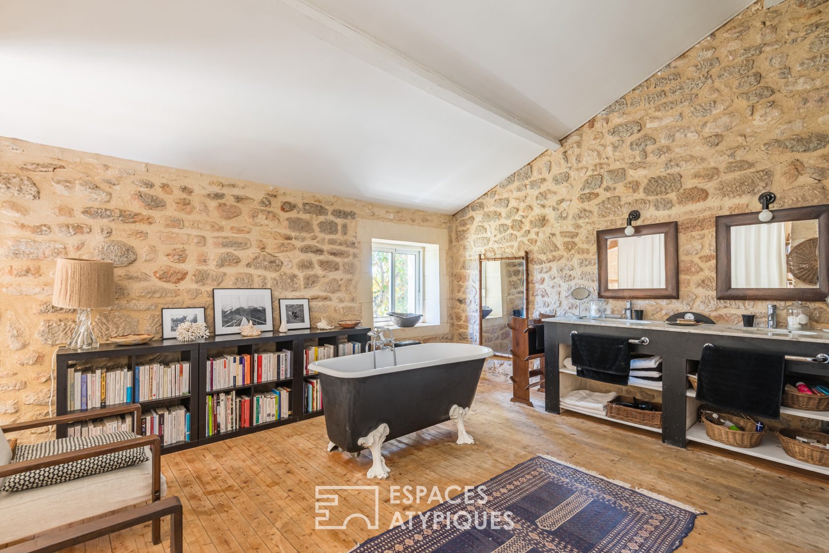 Old renovated priory in Gironde