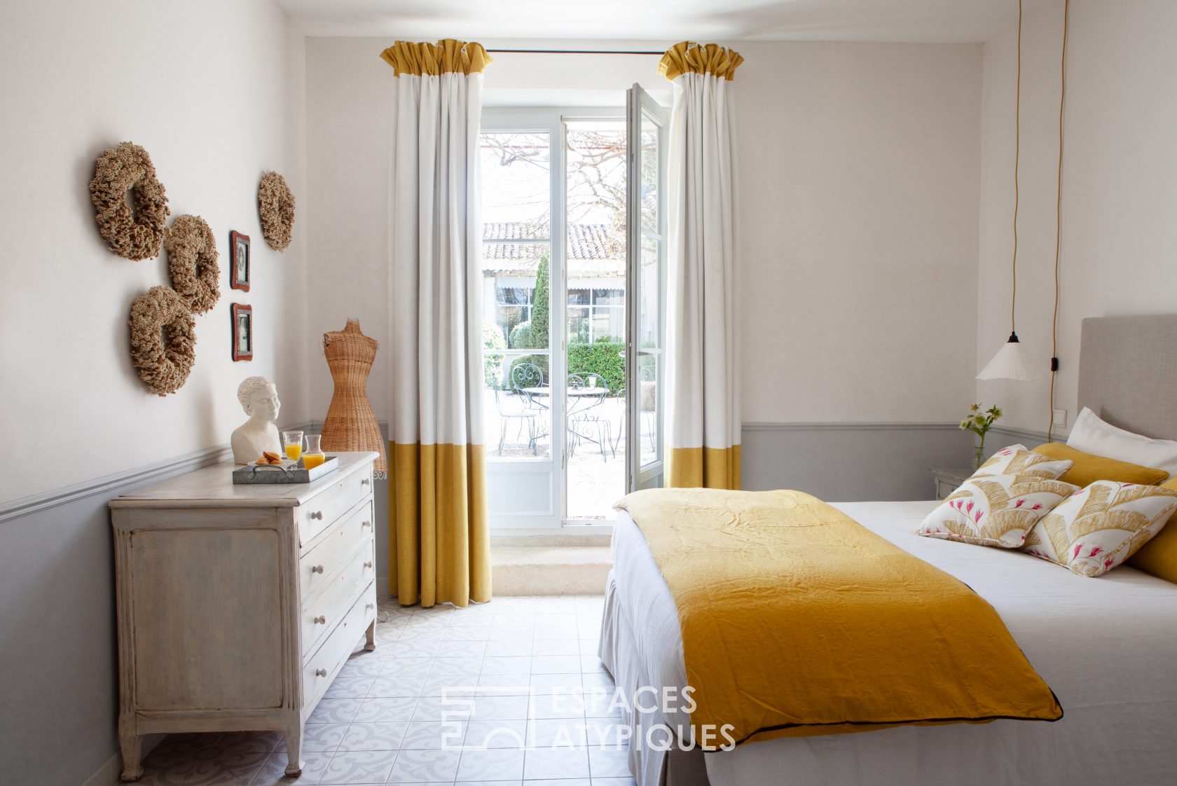 Flowered Domain in Provence