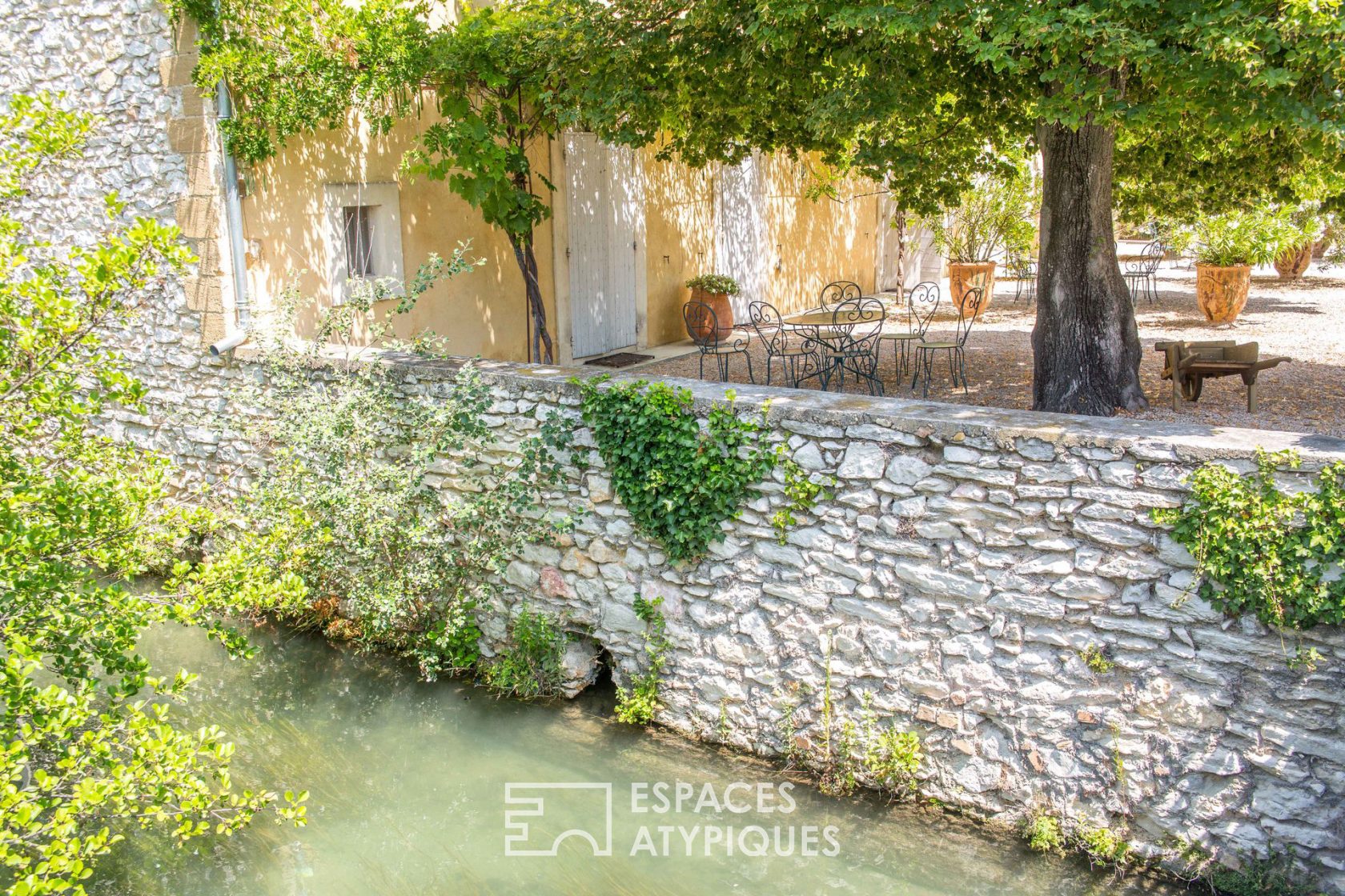 Flowered Domain in Provence