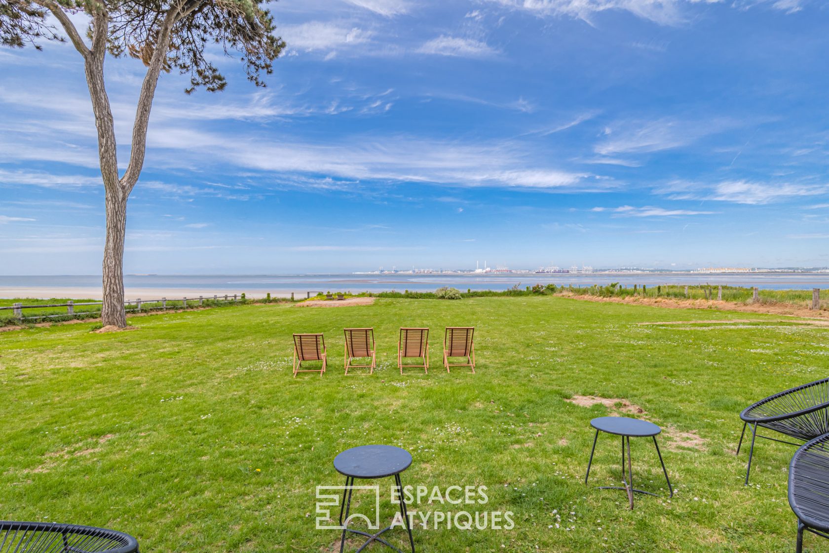 Manoir normand avec vue mer