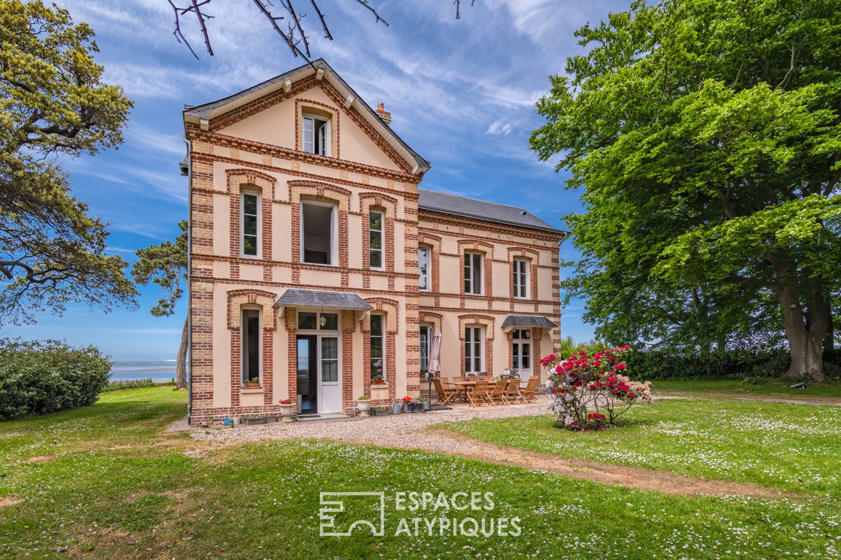 Manoir normand avec vue mer
