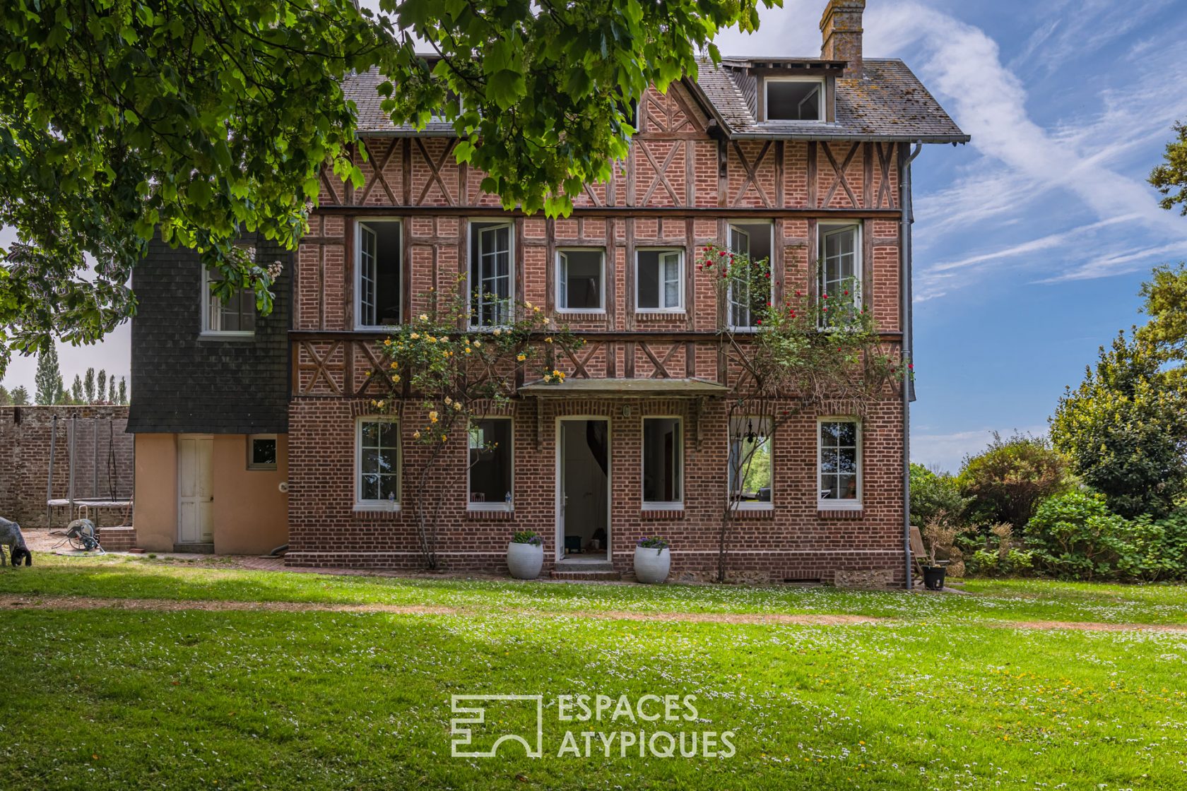 Manoir normand avec vue mer