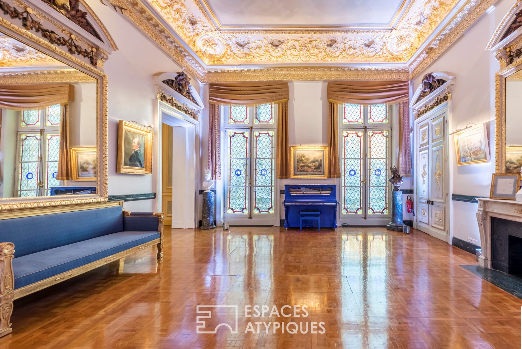 Classic lounges