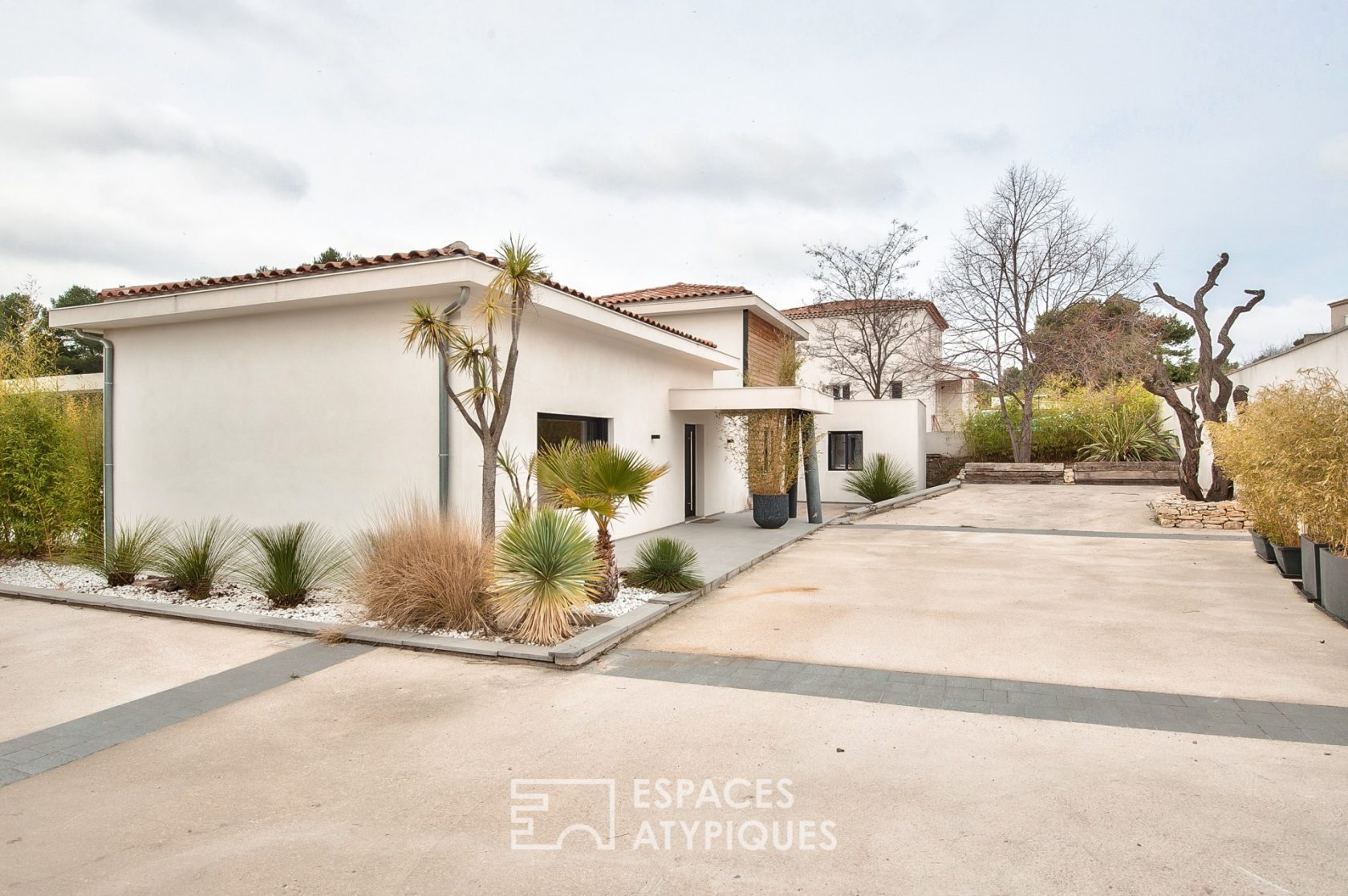 Mirabeau Villa