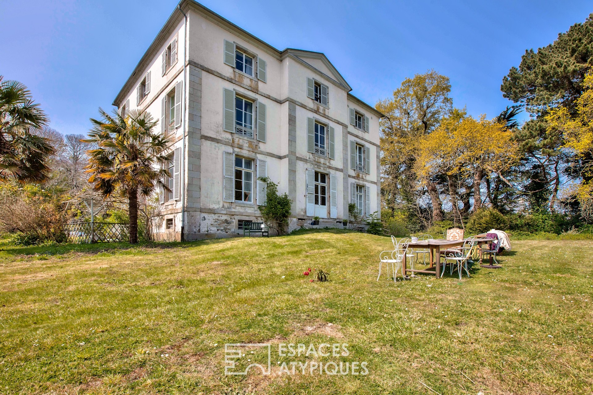 Breton Residence