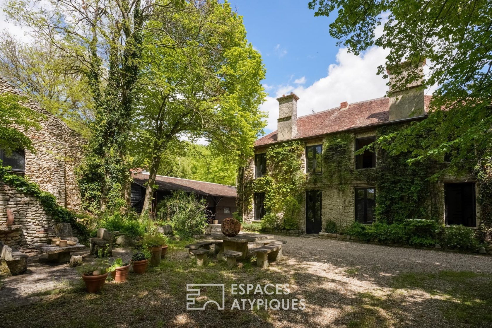 Architect house with artist’s studio