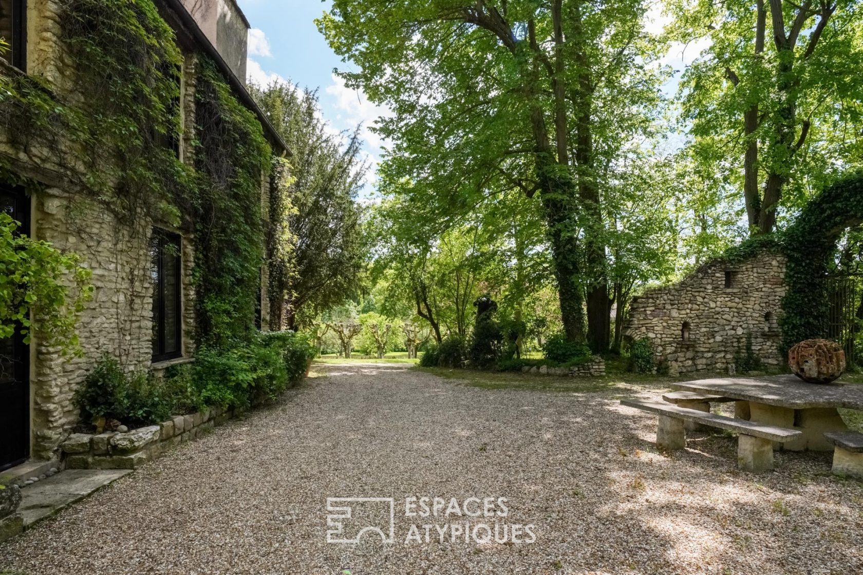 Architect house with artist’s studio
