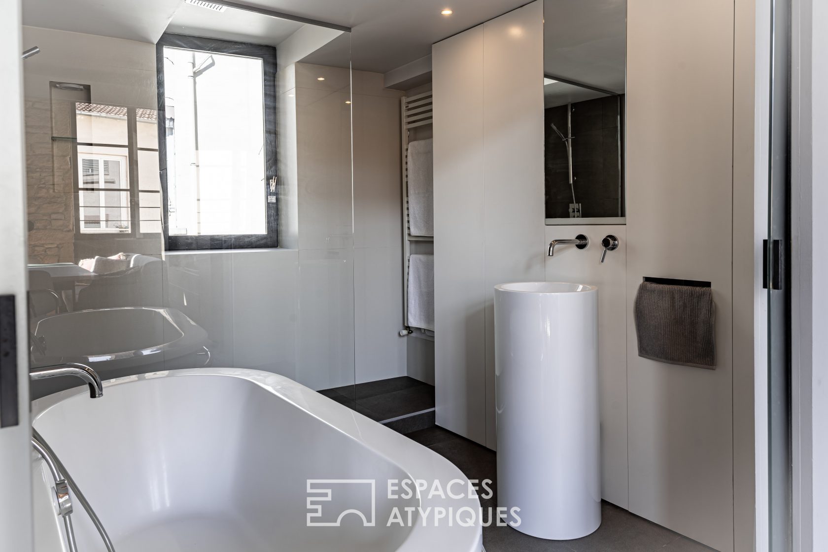 Loft in Lyon renovated by architect