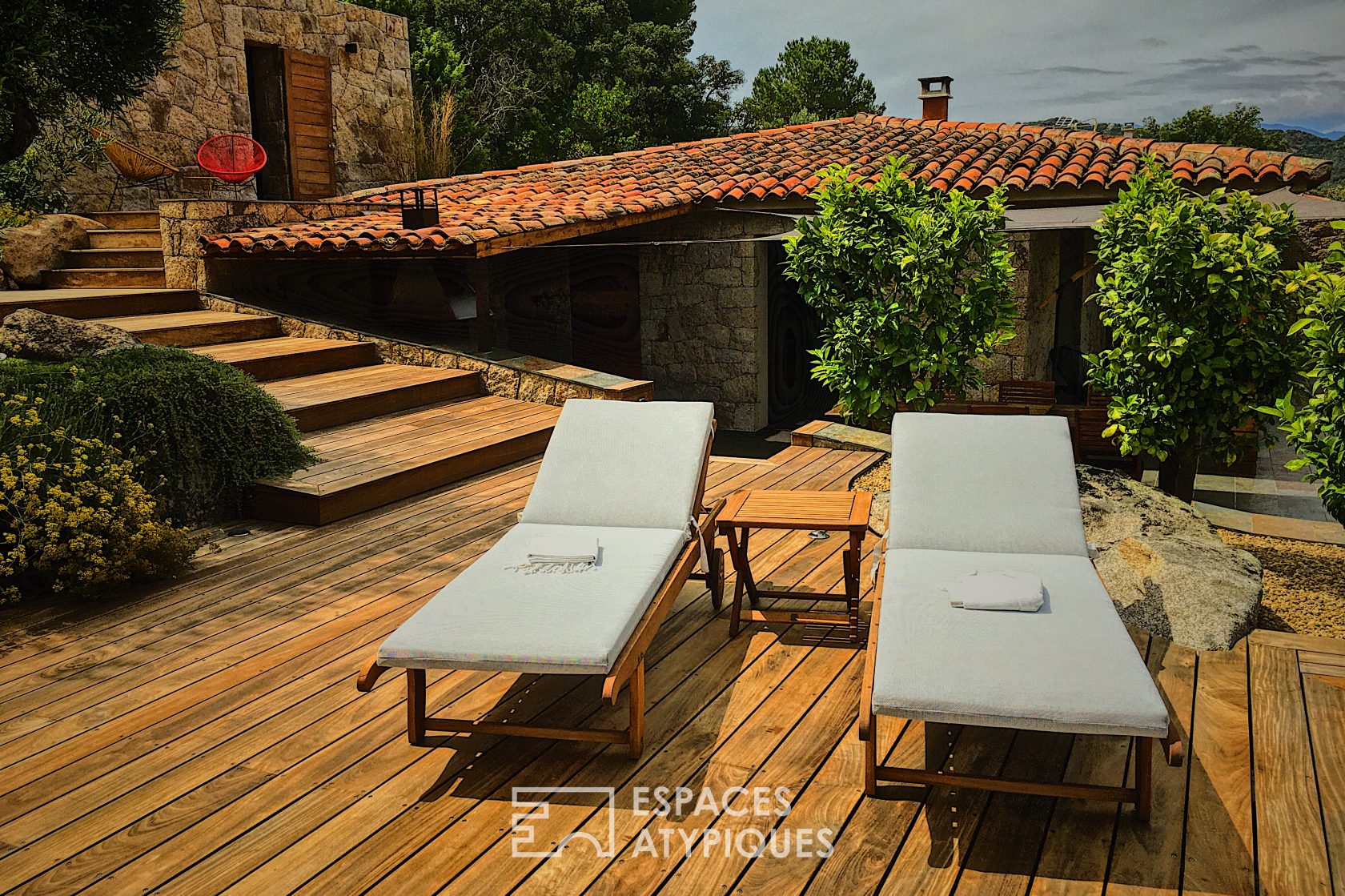 Great Luce house with incredible pool