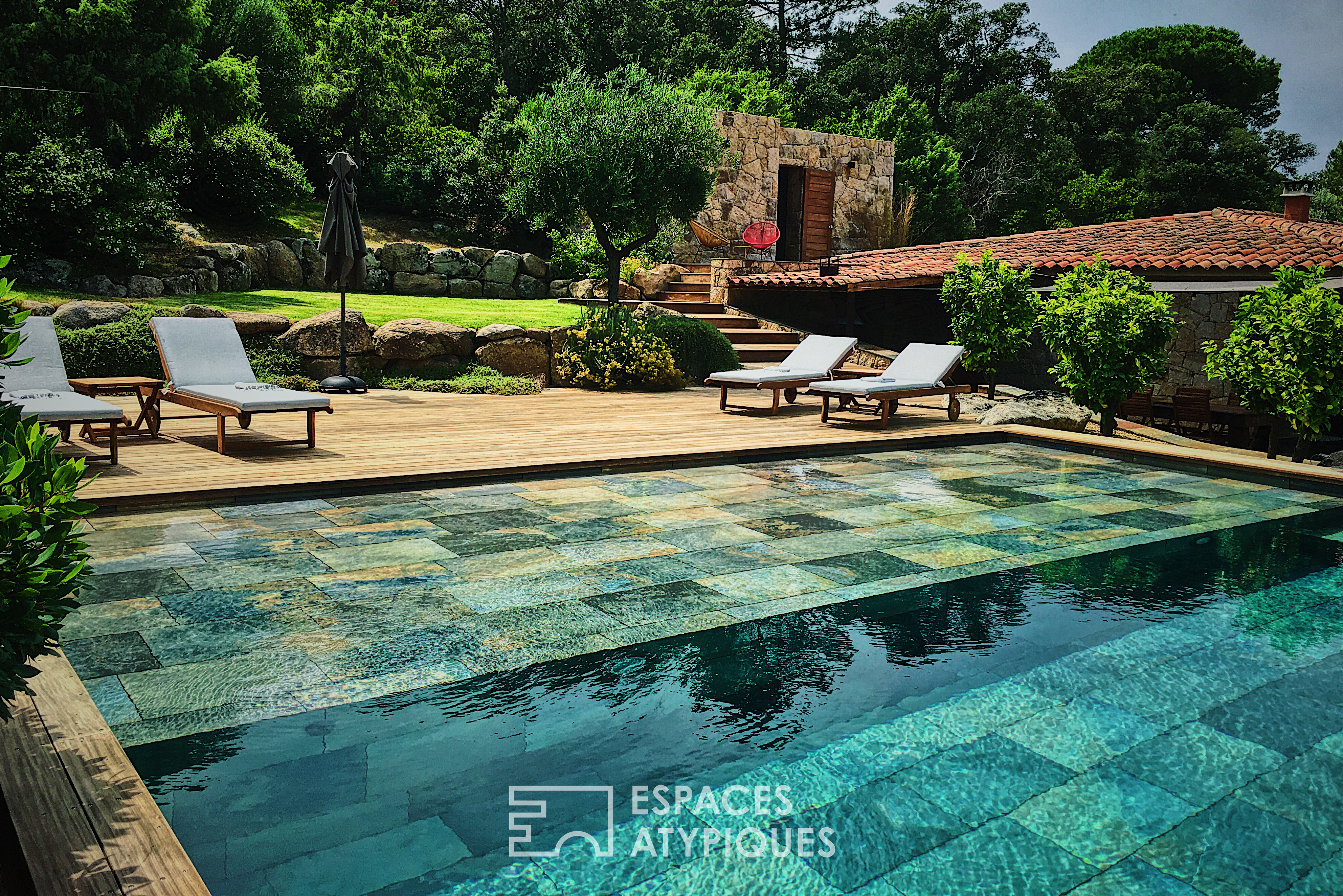 Great Luce house with incredible pool