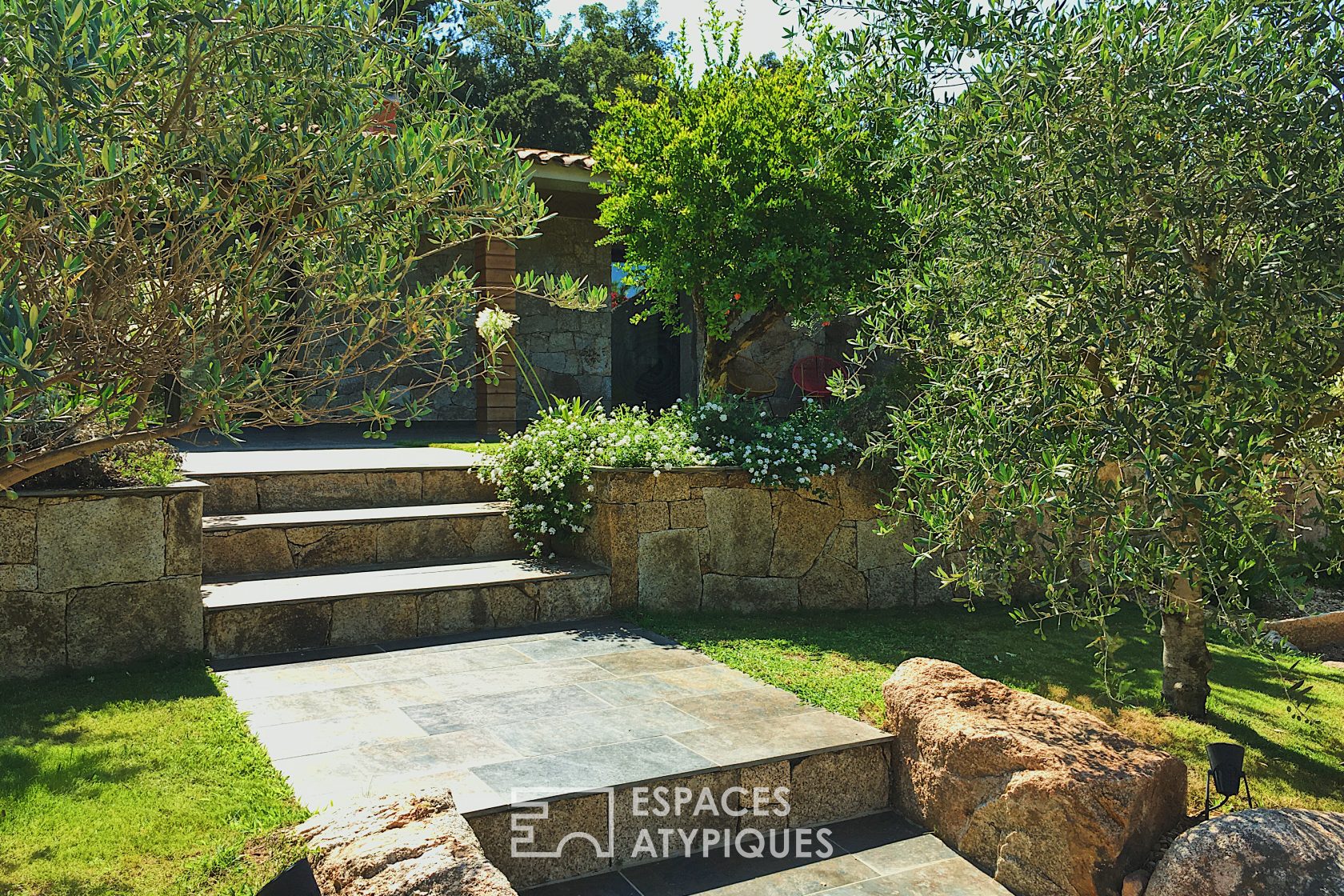 Great Luce house with incredible pool