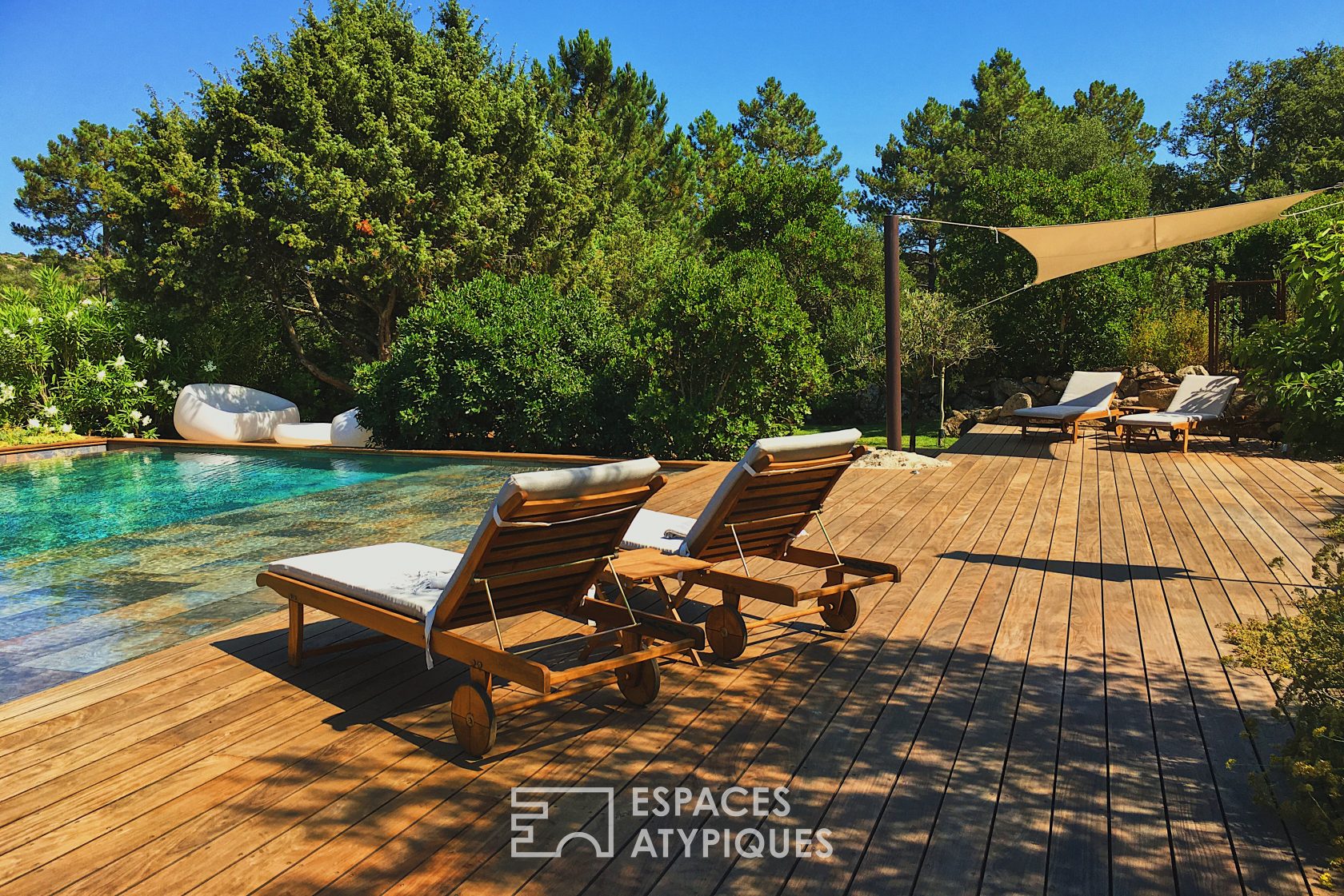 Great Luce house with incredible pool
