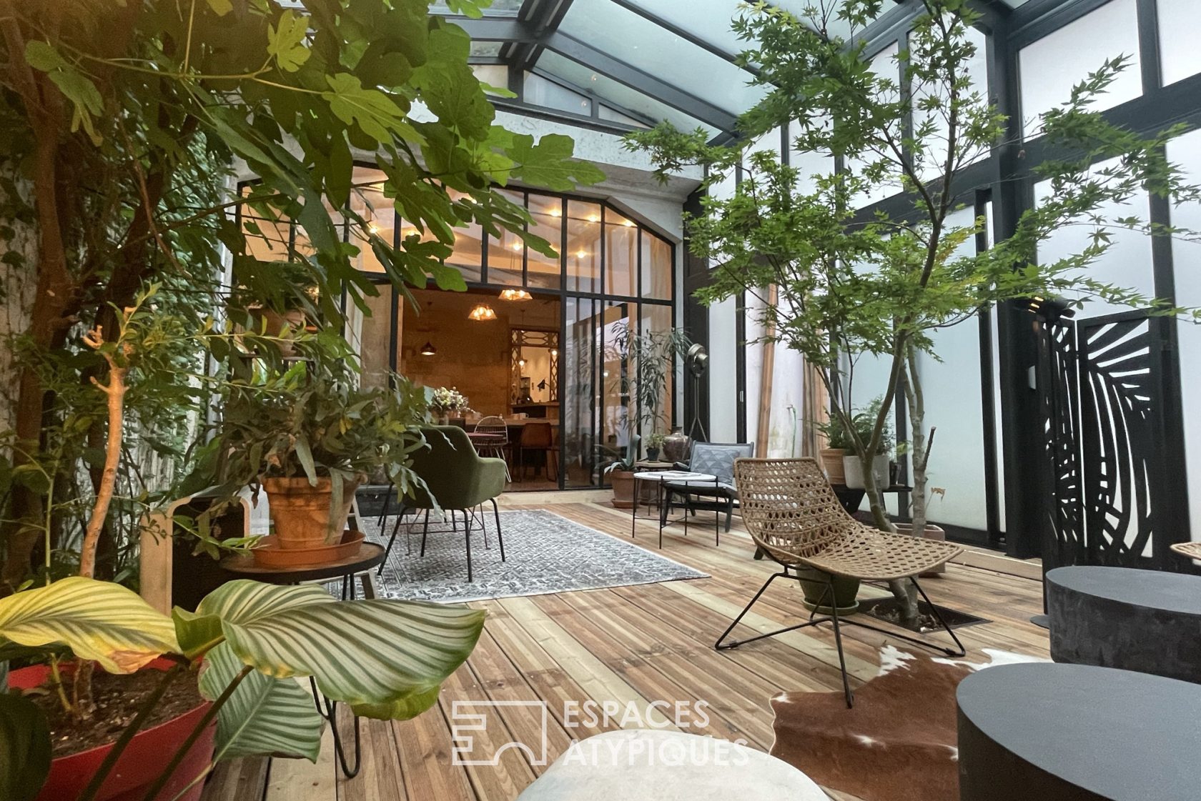 Private mansion canopy