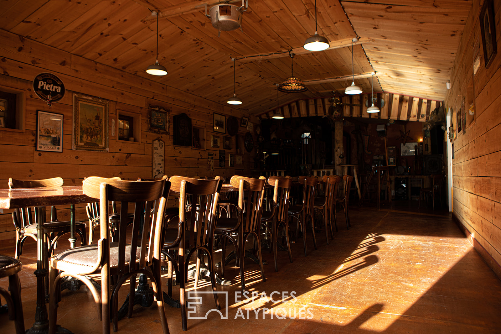Espace Western ambiance saloon