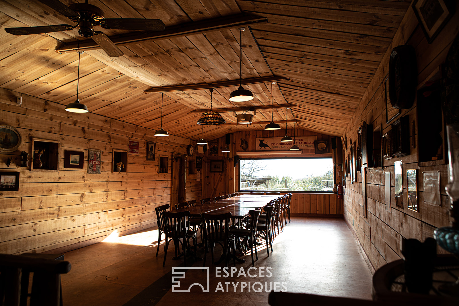 Espace Western ambiance saloon