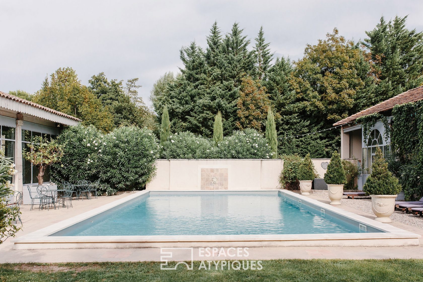 Flowered Domain in Provence