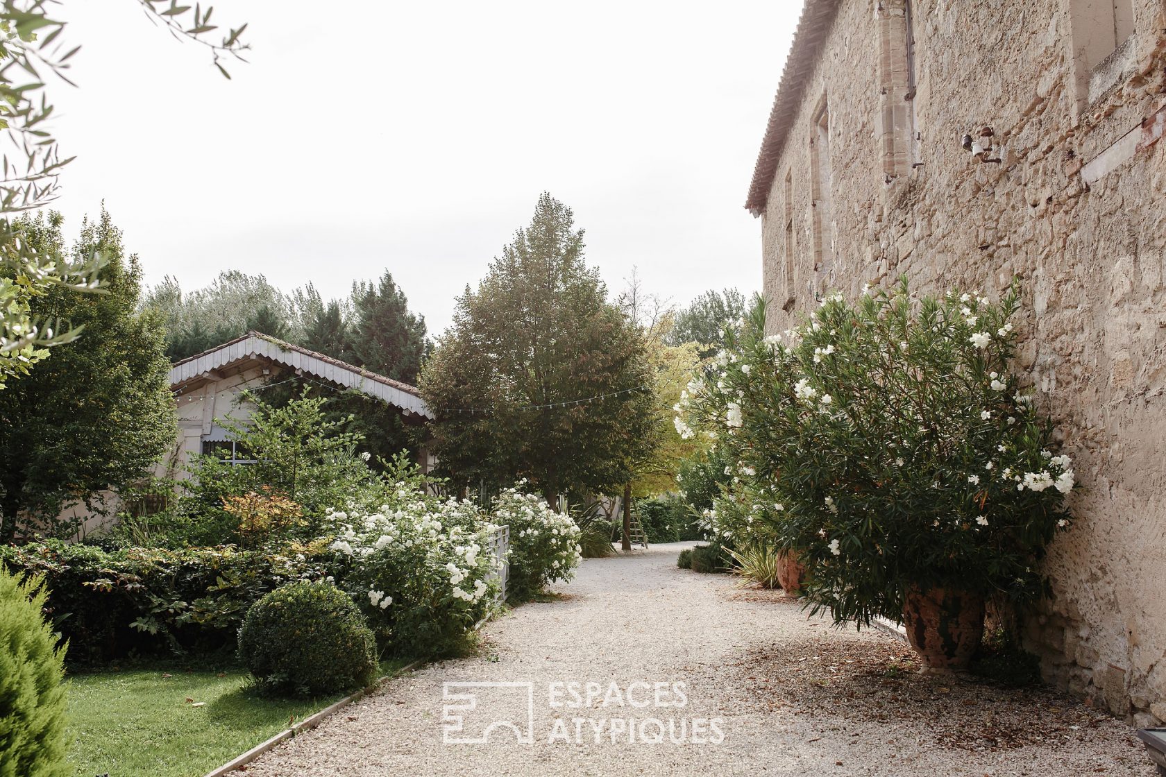 Flowered Domain in Provence