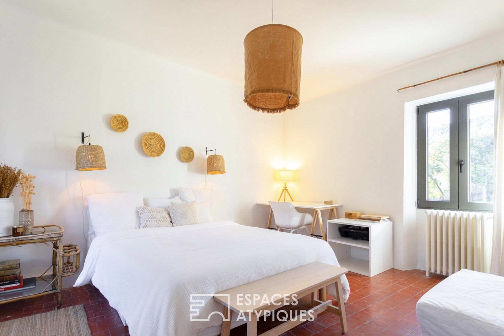 The Provencal bastide with swimming pool