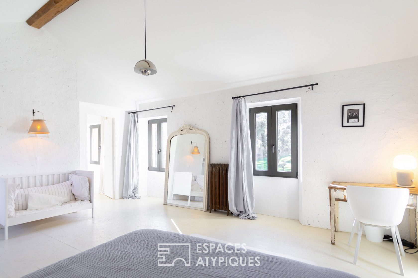 The Provencal bastide with swimming pool