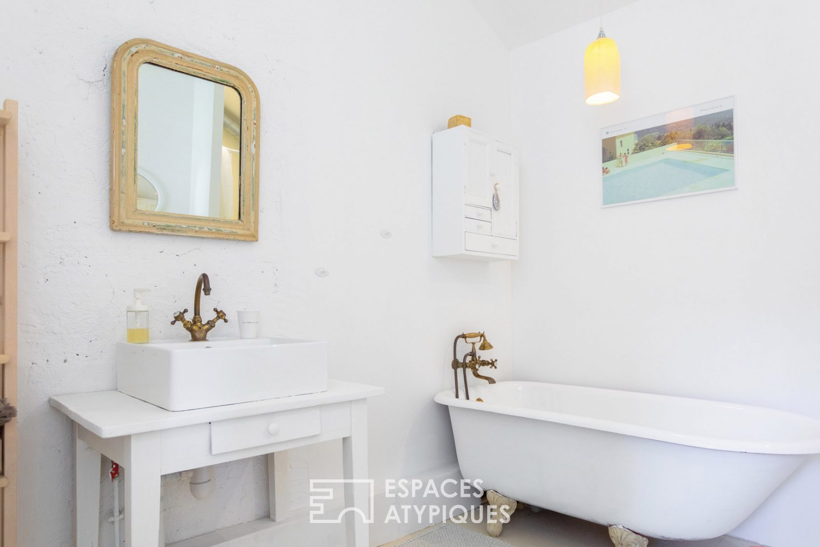 The Provencal bastide with swimming pool