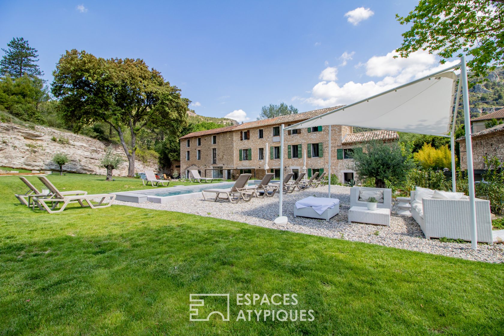 La bastide provençale avec piscine