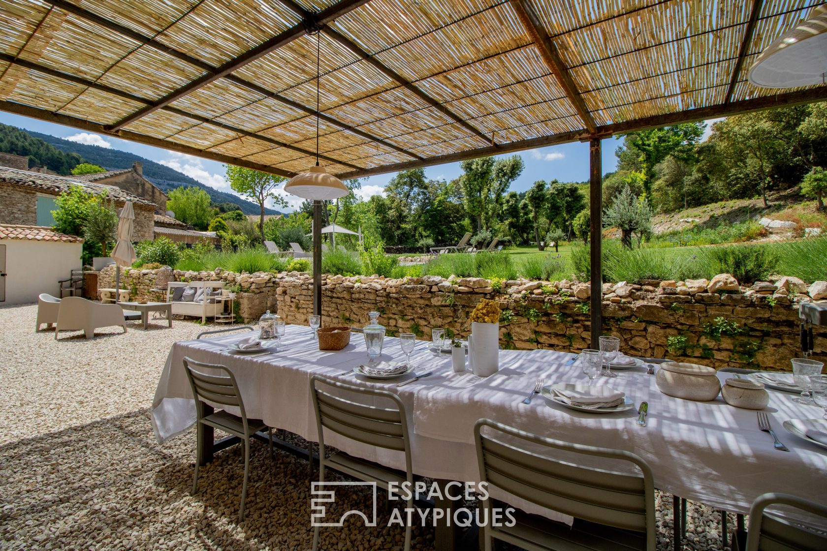 La bastide provençale avec piscine