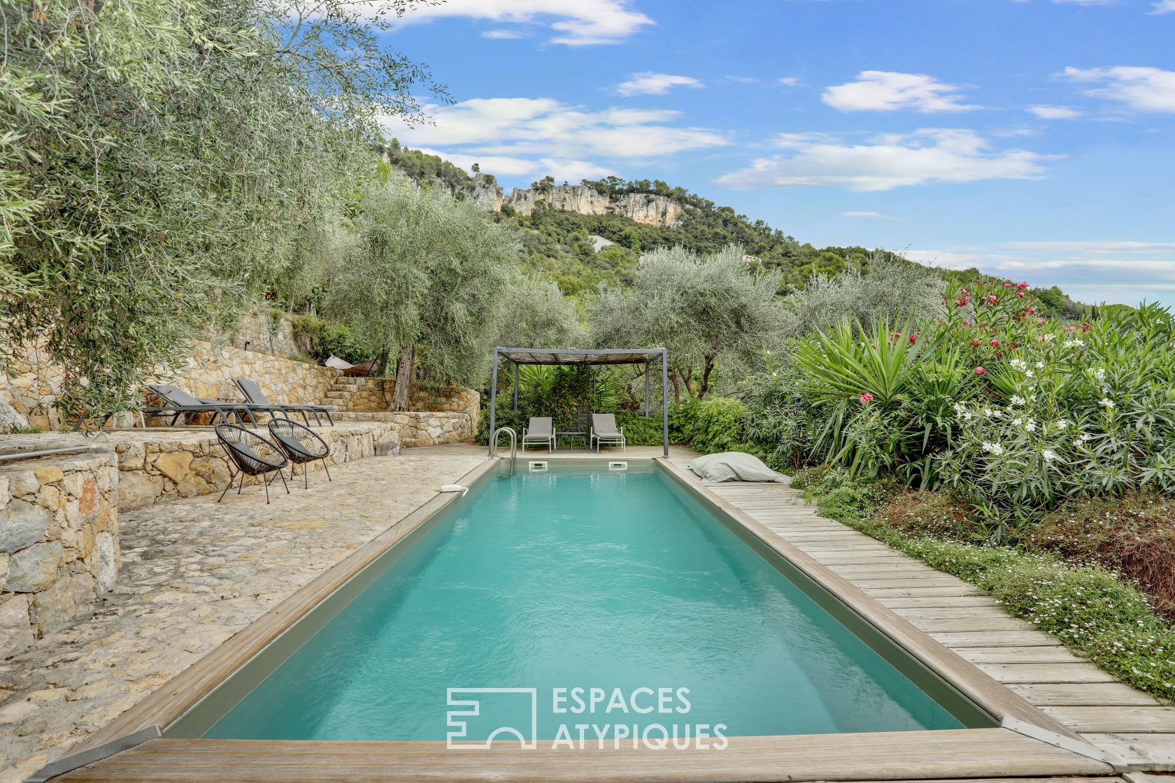 Provencal estate with stone terraces and swimming pools
