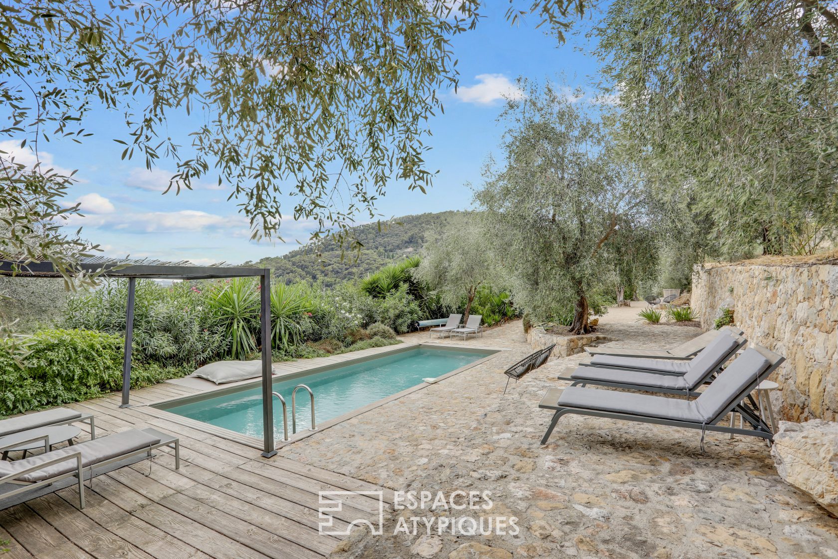 Provencal estate with stone terraces and swimming pools