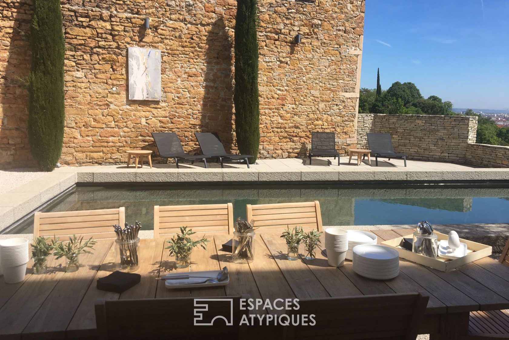 House with pool overlooking Lyon