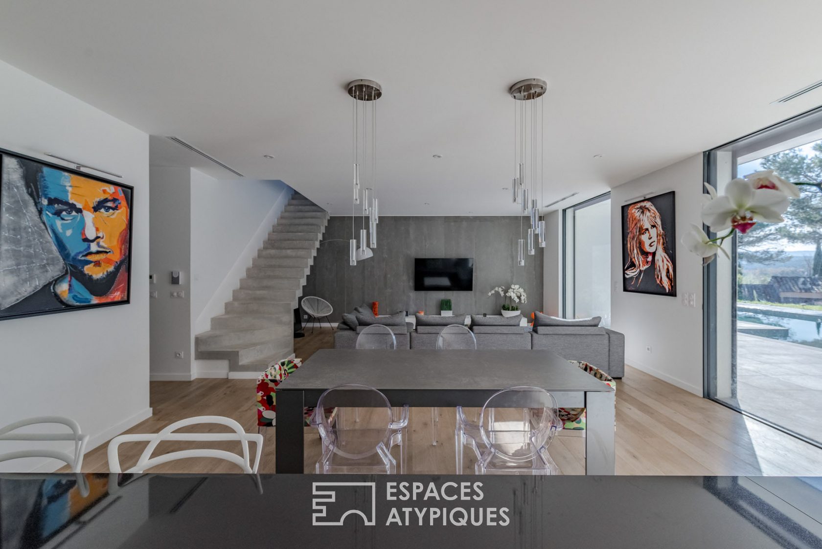 Maison d’architecte contemporaine avec vue sur pinède