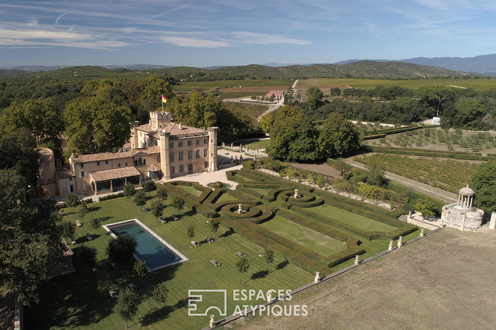 Estate with Tuscan villas